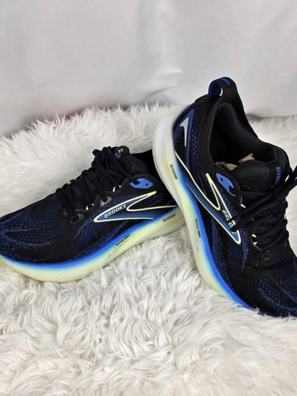 Brooks Glycerin 22 Men’s 8.5 D Black Cobalt Neo Yellow DNA Tuned Running